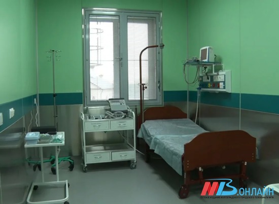 В Волгограде 20-летнюю пациентку с COVID-19 подключили к аппарату ИВЛ